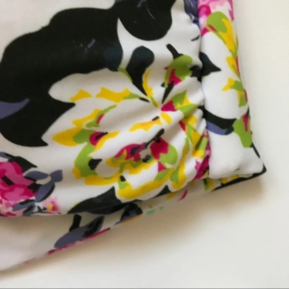 New NWOT Amore + Sorvete floral bikini top L
